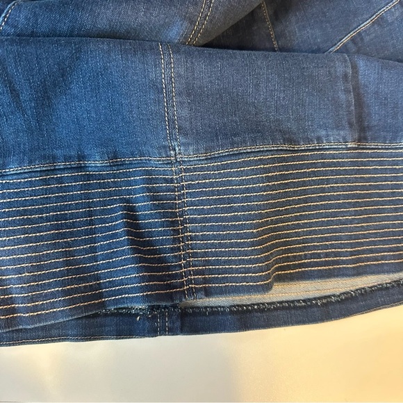 White House Black Market Sleeveless Denim Fit & Flare Dress Size 18 Embroidered - Picture 7 of 9